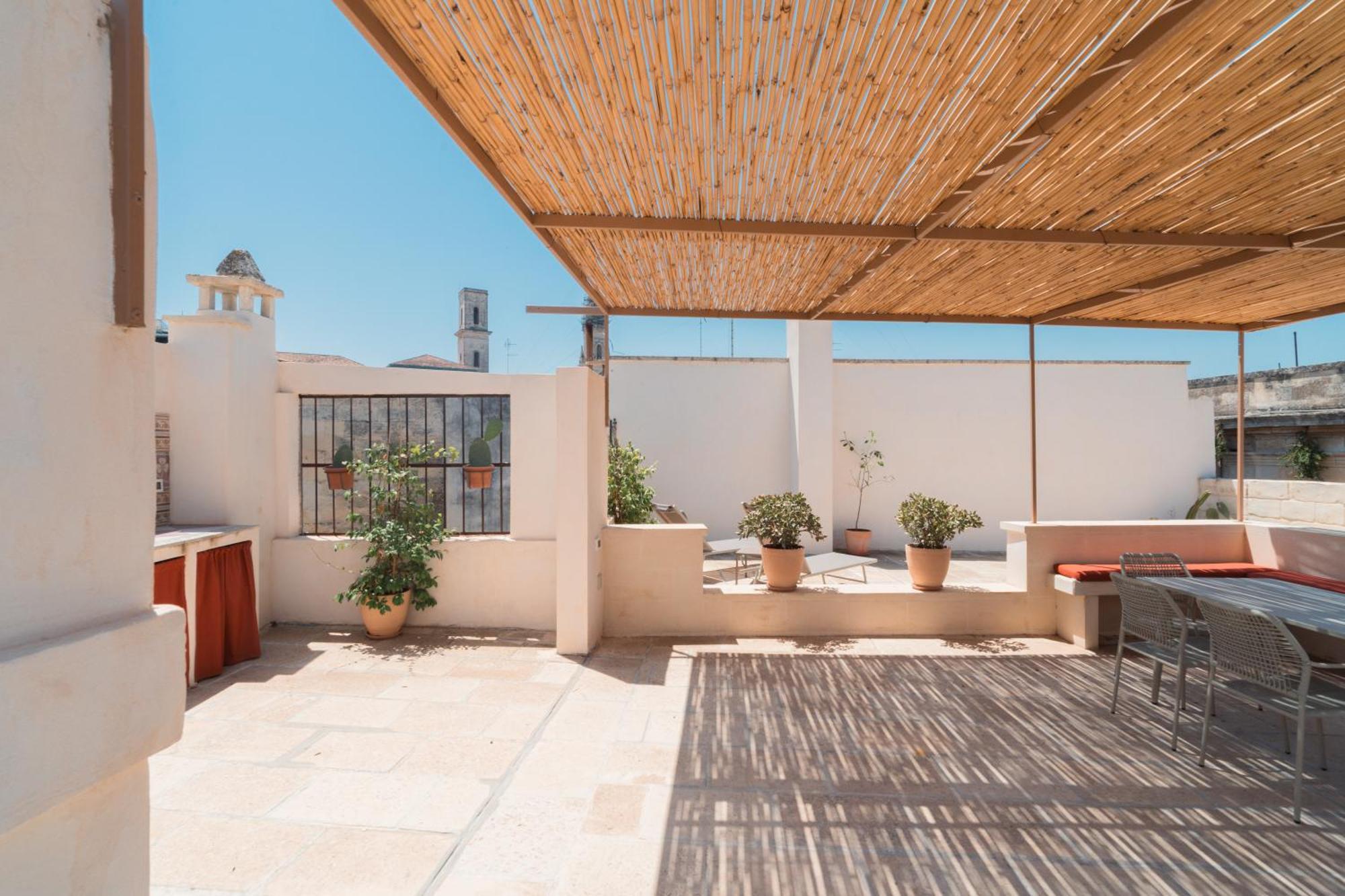 Lotus Apartment & Rooftop By Residence Colibri Лечче Экстерьер фото