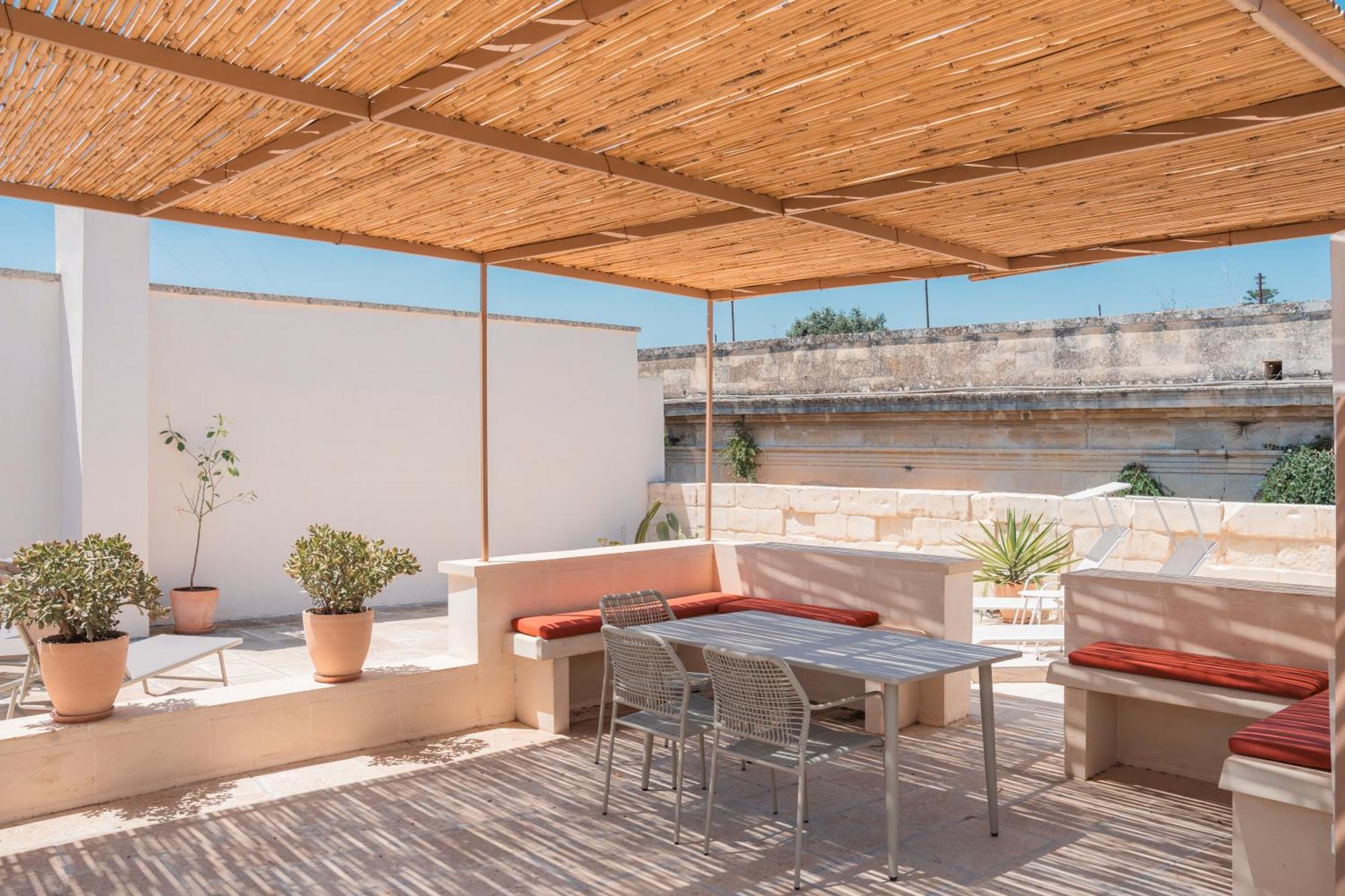 Lotus Apartment & Rooftop By Residence Colibri Лечче Экстерьер фото