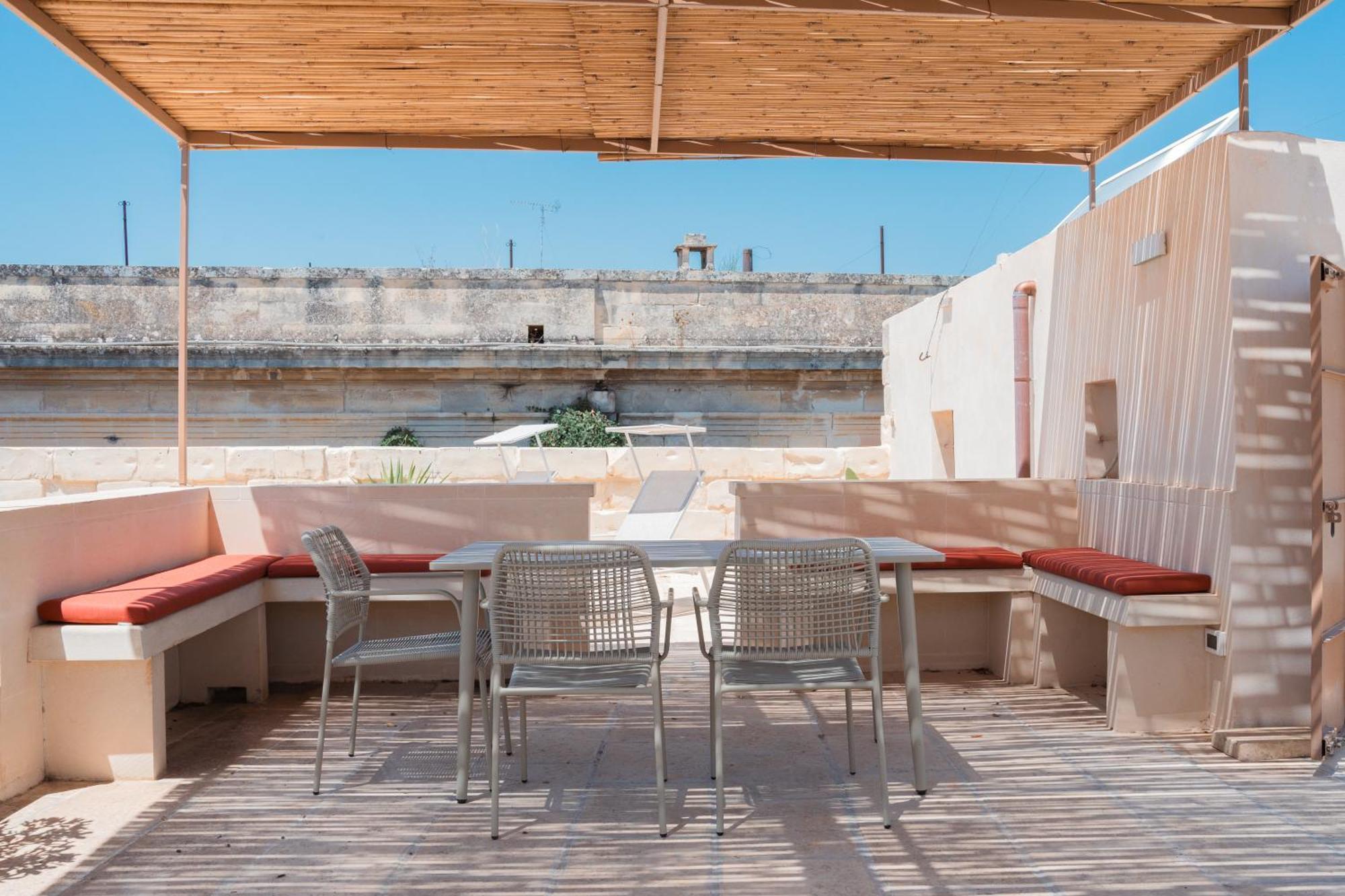 Lotus Apartment & Rooftop By Residence Colibri Лечче Экстерьер фото